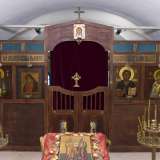 Qui si trova un altare protetto da un'iconostasi in legno su cui sono dipinte alcune immagini, tra cui quella di San Spiridione, al quale � dedicata questa chiesetta